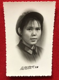 漂亮女军人老照片