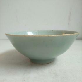 清中期豆青釉碗