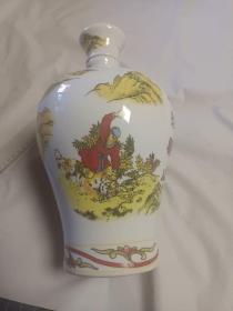“水泊梁山”白酒酒瓶：水浒人物——武松、李逵、鲁智深（景德镇款）喜欢水浒题材不要错过.高31厘米