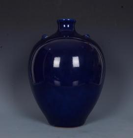 清乾隆单色釉宝石蓝釉梅瓶；30x21；