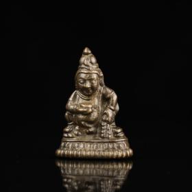 旧藏西藏收纯铜黑财神一尊
品相保存完好    包浆浑厚自然
长3.5厘米，宽1.5厘米，高5厘米，重60克