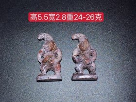 玉人，玉质细腻，包浆厚重，沁色入骨，雕工精细，品相完美，细节如图！