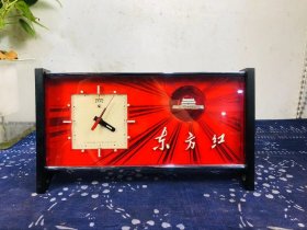 精品级 东方红 闹钟！机械 夜光 闹钟！稀有度极高的题材老闹钟！精品闹钟！收藏价值极高！品相一流！正常上弦走时！闹钟响灯光亮！正常使用！收藏精品！闹钟收藏天花板！