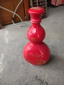 红葫芦形酒瓶