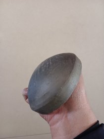 老陶制桃型面模子 边沿小磕皮 中心花蕊有两处小凸出尖缺损见图九红圈为缺失蓝圈为完整