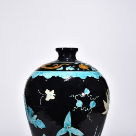 瓷器 明永乐珐华彩荷花花卉纹梅瓶 高38厘米 宽22厘米