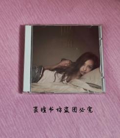 板野友美    1%    （CD+DVD，日本歌星板野友美2013年毕业时的新专辑，内附板野友美照片一张，弥足珍贵，日本KING  RECORDS公司2016年海外版，2014年板野友美凭借专辑歌曲《1%》获得第二届音悦V榜年度盛典日本最佳女歌手奖。）注：因光碟具有可复制性，所以搞清楚下单，售后不退。