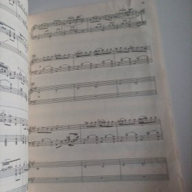 格什文一蓝色狂想曲(单乐章的协奏曲)(1981年1版1印，8开，总41页)