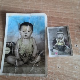 老照片 八十年代幼儿照片 二枚 手工上色 长11.3宽7.9厘米