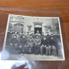 60年代老照片沈阳市省图书馆工作人员合影