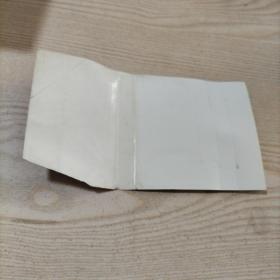 磁带周杰伦七里香（换肤版）原外盒找不到了，此外盒是蔡依林就是爱的外盒，品相一般，介意者勿拍。