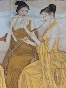 当代著名画家冯长江人物画《乐坊》绢本(长114厘米，宽90厘米)。冯长江 ，1943年出生于陕西省西安市。中国美术家协会会员、中国书法家协会会员。少时起自修绘画专业。1974年随中国著名美术史学家、工笔画家潘絜兹先生学习传统工笔重彩绘画及中国古代壁画的临摹、复制。先后对中国山西境内的芮城永乐宫、稷山的青龙寺、新绛的稷益庙、繁峙的岩山寺、高平的开化寺、太原的娄睿墓等处壁画进行了大量的长时间的临摹。