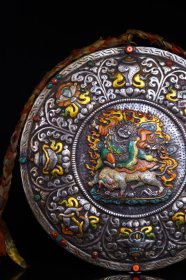 天铁纯手工敲打，錾刻，描彩唐卡，高40宽36.5重约1480克…………