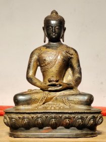 明代铜佛，坐姿端正，纹饰精美，老化明显，待有缘人[合十] 高26.5厘米宽19厘米 重2707克。