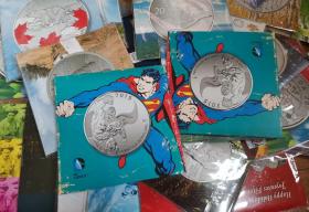 银币，加拿大1/4盎司20加元系列，2015年超人。女王去世，升值空间大！