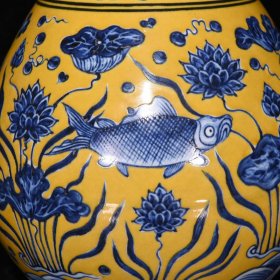 明宣德黄地青花鱼藻纹玉壶春瓶尺寸33*21厘米