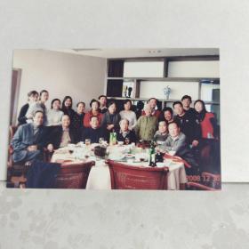 珍贵老照片:2009年春节法语部聚餐后留影。