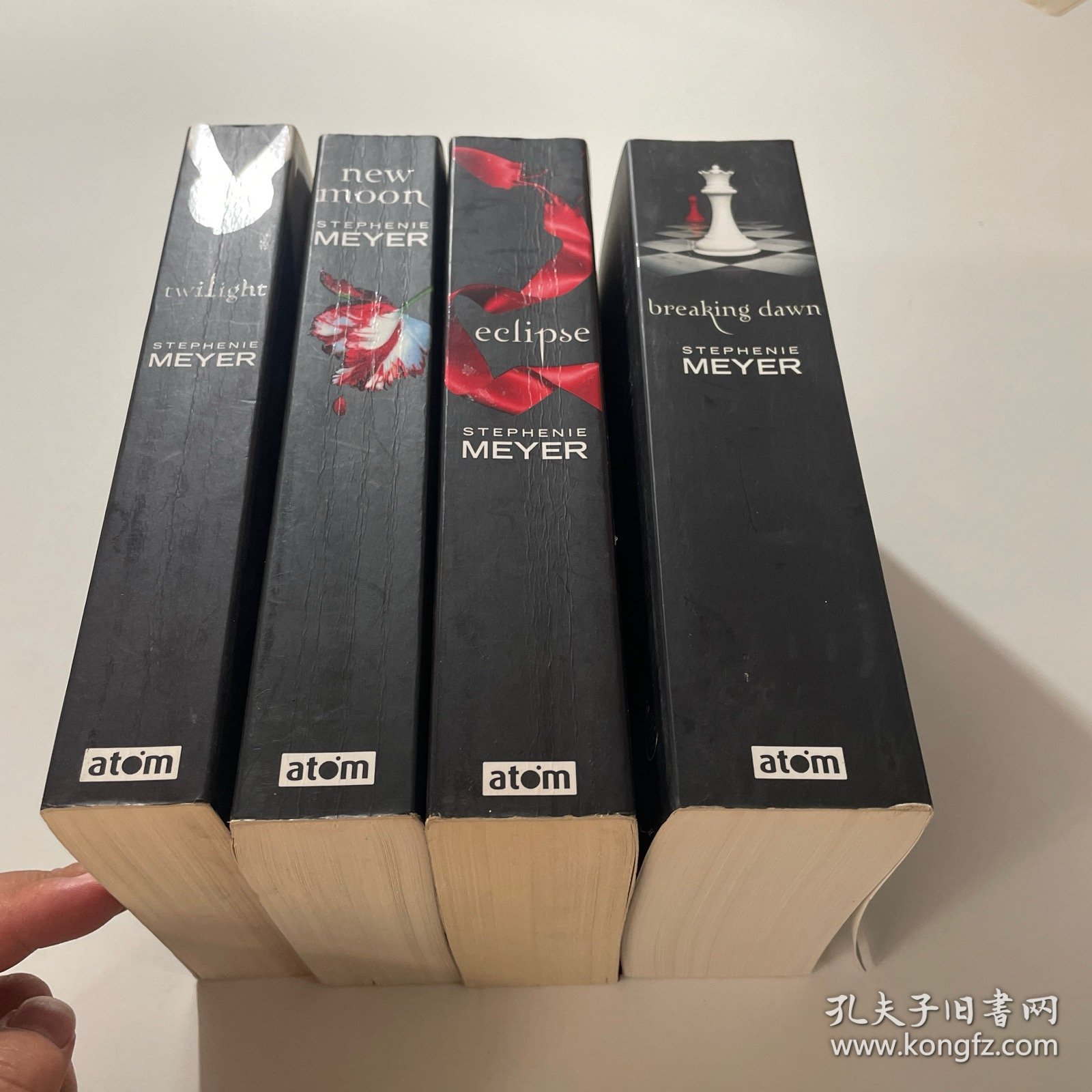 点击查看原图 Twilight + new moon + eclipse + breaking dawn英文原版:暮光之城(全四册)