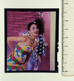 米丽新明星模特挂历摄影艺术反转片底片，120反转片底片正片胶片，尺寸6厘米×7厘米。