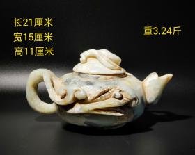 和田玉雕刻玉壶，雕工精美，线条流畅，皮克老辣，包浆醇厚，值得珍藏