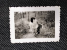 1970年代《老照片》爬山的圆脸女孩