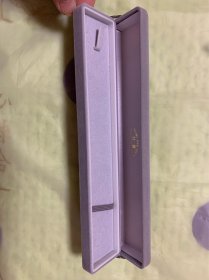 【海外回流  vintage中古】回流中古首饰盒  小年份  很实用  细节可见，仔细看好图片，尺寸如图，有瑕疵，介意勿拍，谨慎下单！出售不退！偏远地区邮费联系客服另算！