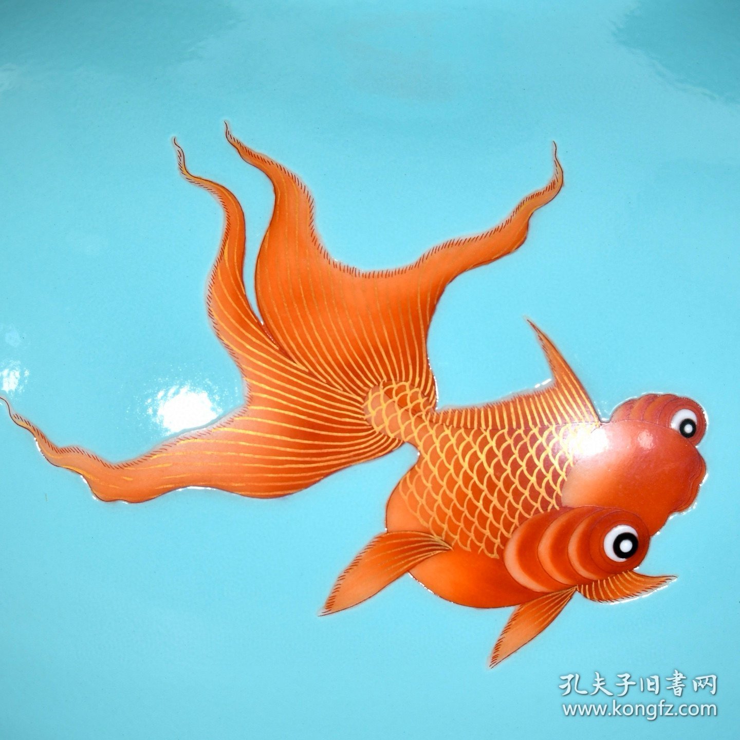 清慎德堂松石绿矾红描金金玉满堂纹天球瓶；37x25厘米