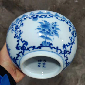 清青花花卉纹大碗
