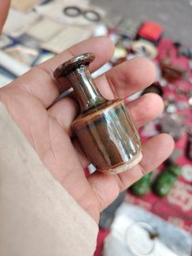 一个小瓶