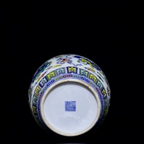 清乾隆斗彩狮子纹罐 19/18厘米