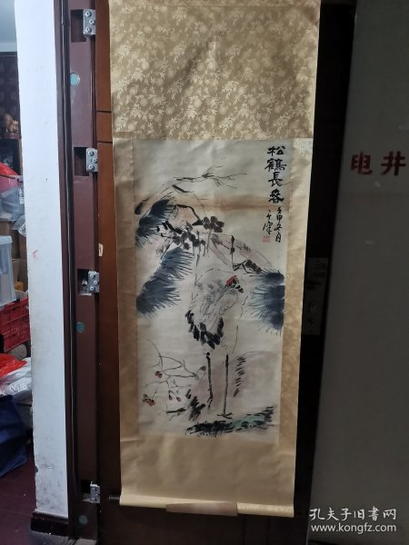 民间收其峰款松鹤图立轴。画工不错，确保手绘老画。