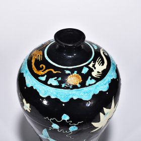 瓷器 明永乐珐华彩荷花花卉纹梅瓶 高38厘米 宽22厘米