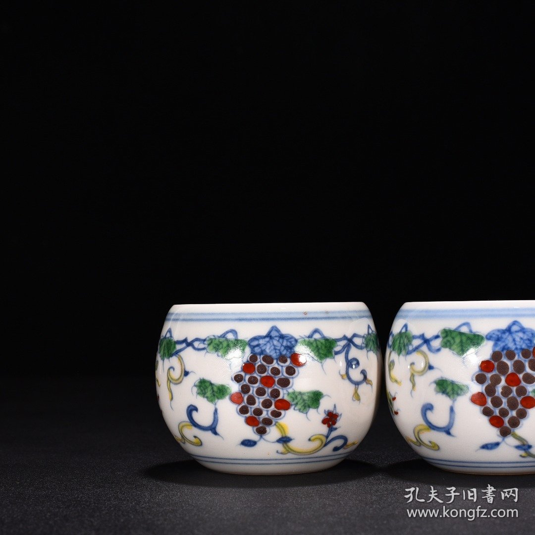 明成化红胎斗彩姹紫葡萄杯5 高5.2厘米 宽7厘米
