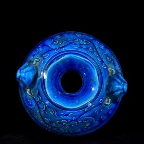 明永乐孔雀蓝釉雕刻龙纹兽头梅瓶；35x18厘米