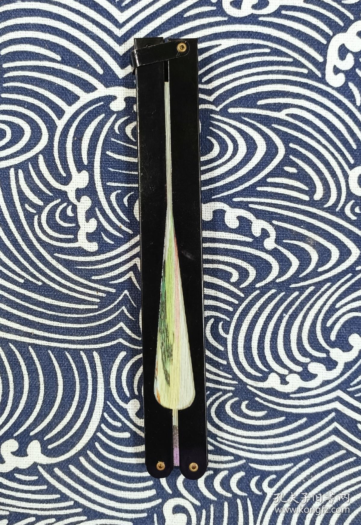 鹦鹉 童年记忆的一把扇 从日本渡海回  印刷 展宽幅约25.5Cm 扇高14Cm  。