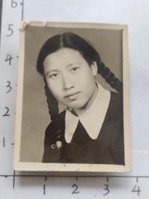 50年代粗辫子美女张焕照片泛银(林文甫杨如芬相册)
