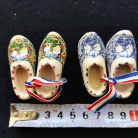 荷兰纪念品 小瓷鞋两对