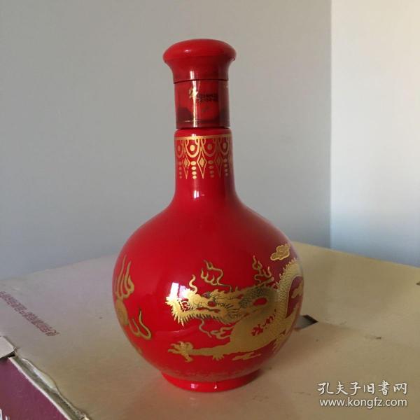 靑花瓷空酒瓶一个
高23cm底部直径8cm
红花瓷酒瓶一个
高20cm底部直径7c m