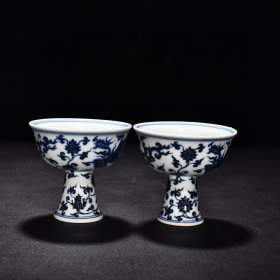 瓷器 明宣德青花凤纹高足杯 高8.3厘米 宽9.1厘米
