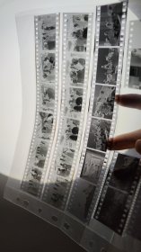 80年代北京长城饭店135黑白老底片一批，主要内容为开业前的装修记录、以及接待德国汉莎航空公司代表团的摄影底片，约70张