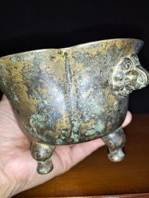 古董 古玩收藏 铜器 铜香炉 传世铜炉 回流铜香炉 纯铜香炉 长14.3厘米，宽13.5厘米，高8.3厘米，重量2.2斤