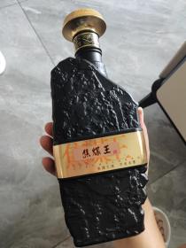 特色酒瓶：焦煤王一个，少见漂亮。适合收藏，可作摆件。
