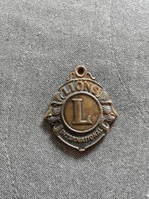 早期国际狮子会徽章