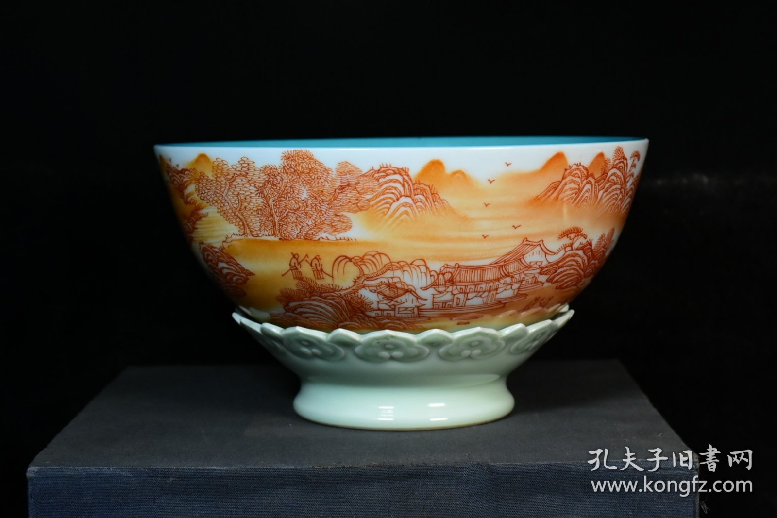 旧藏乾隆年制梵红釉山水人物转心碗，—
