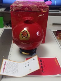 德化窑--鼎晟艺瓷（天圆地方瓶--苏志勤)总＊谋部管理保障部赠20cm