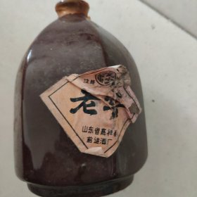 老瓷酒瓶