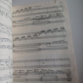 格什文一蓝色狂想曲(单乐章的协奏曲)(1981年1版1印，8开，总41页)