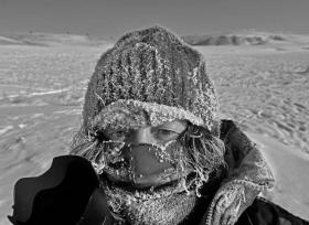 零下四十度（2021年度最美书 樊响设计）-40℃：汉文、蒙古文、英文 摄影家阿音拍摄