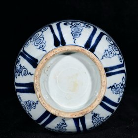大元国苏麻离青料青花人物故事纹玉壶春瓶
高28.3径14厘米2