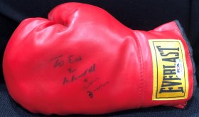 二十世纪传奇人物 世界传奇拳王 民权斗士 穆罕默德·阿里（Muhammad Ali) 1982年亲笔签名拳击手套 少见签名载体 PSA权威鉴定认证